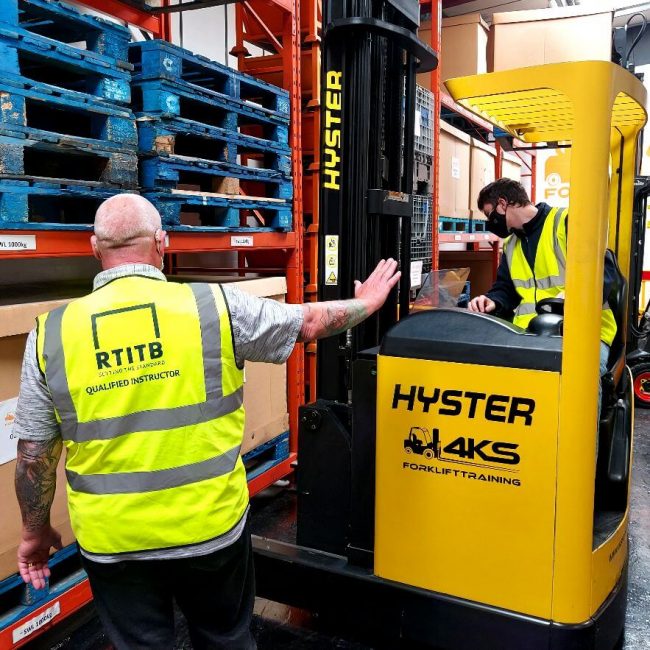 How To Operate A Reach Truck 4KS Forklift Training